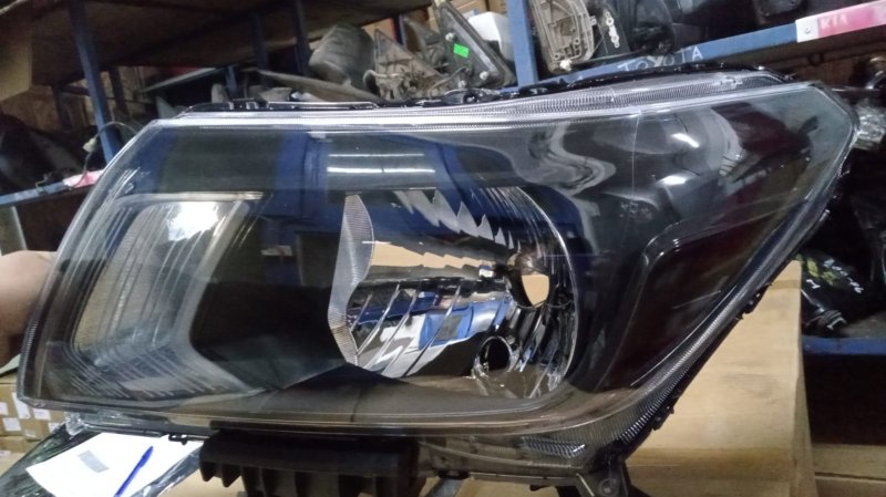 Optico Derecho Nissan Navara 2020-2022