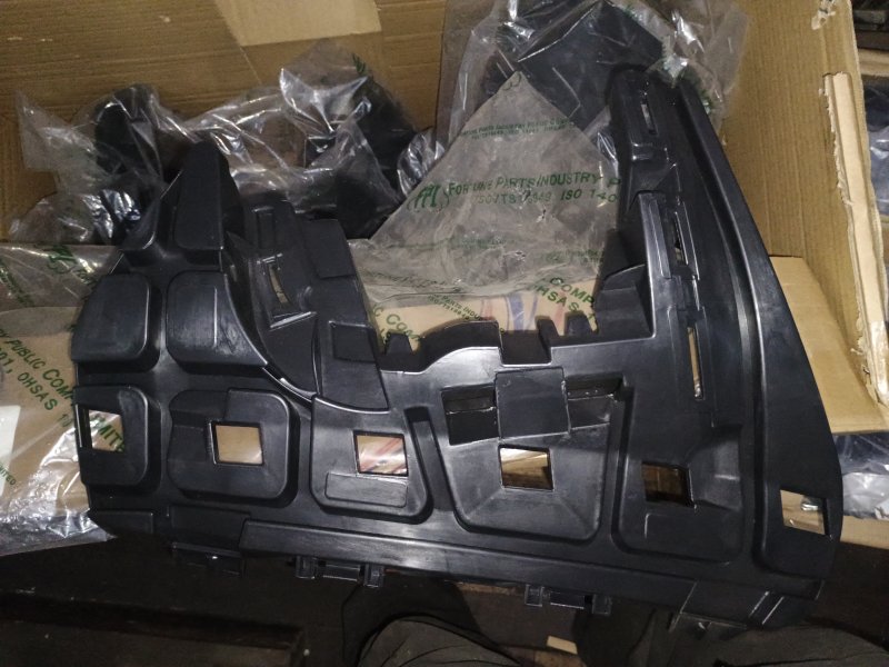 Mensula de tapabarro izquierdo volkswagen amarok 2017 2018 2019 2020 2021 2022 2023
