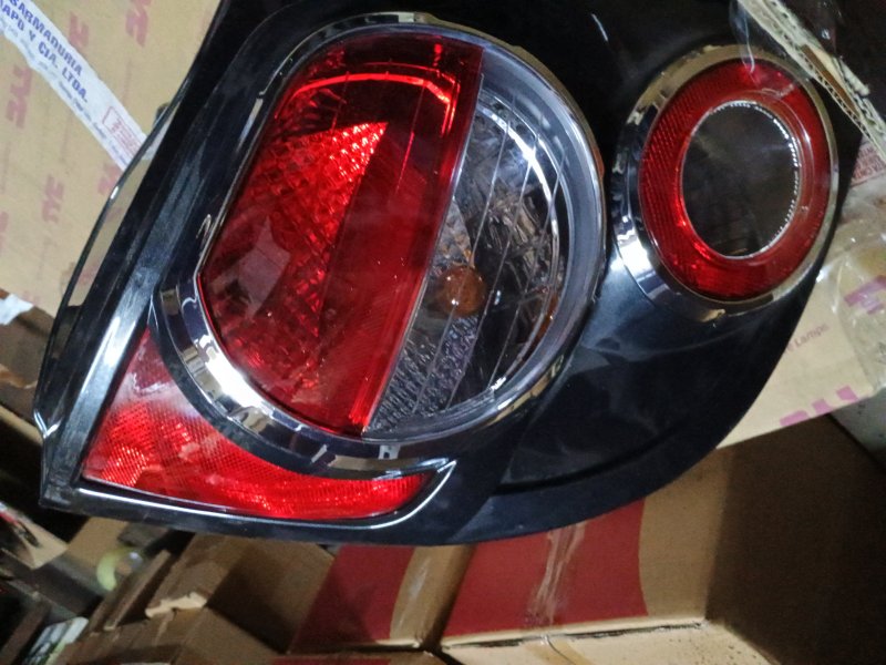 Foco Trasero Izquierdo Chevrolet Sonic 2012-2017