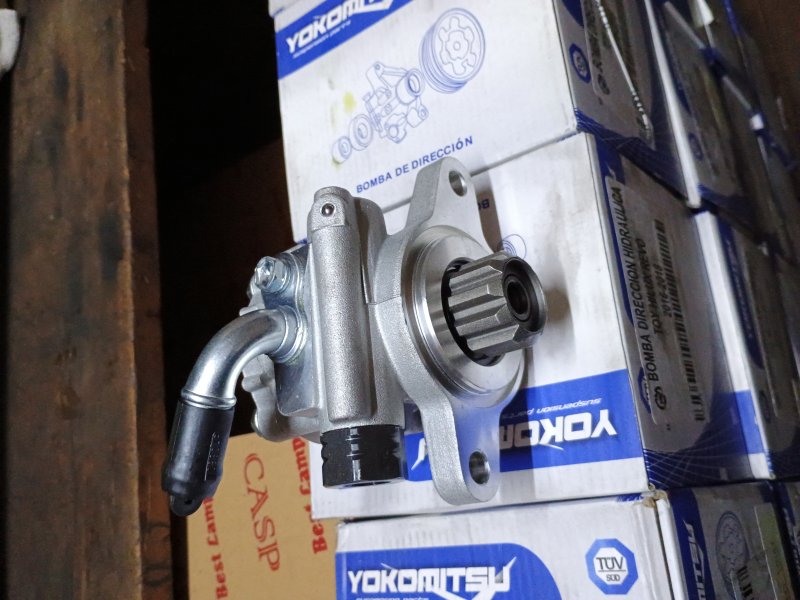 Bomba De Direccion Toyota Hilux 2007-2015