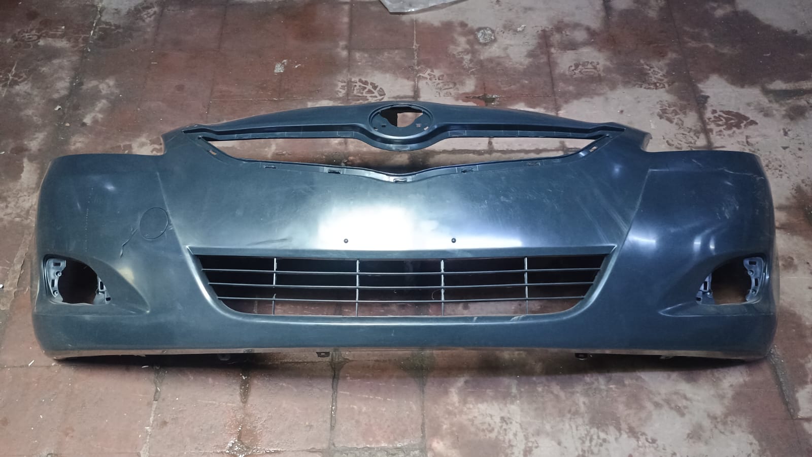 Parachoque delantero toyota yaris 2006 2007 2008 2009 2010 2011 2012 2013