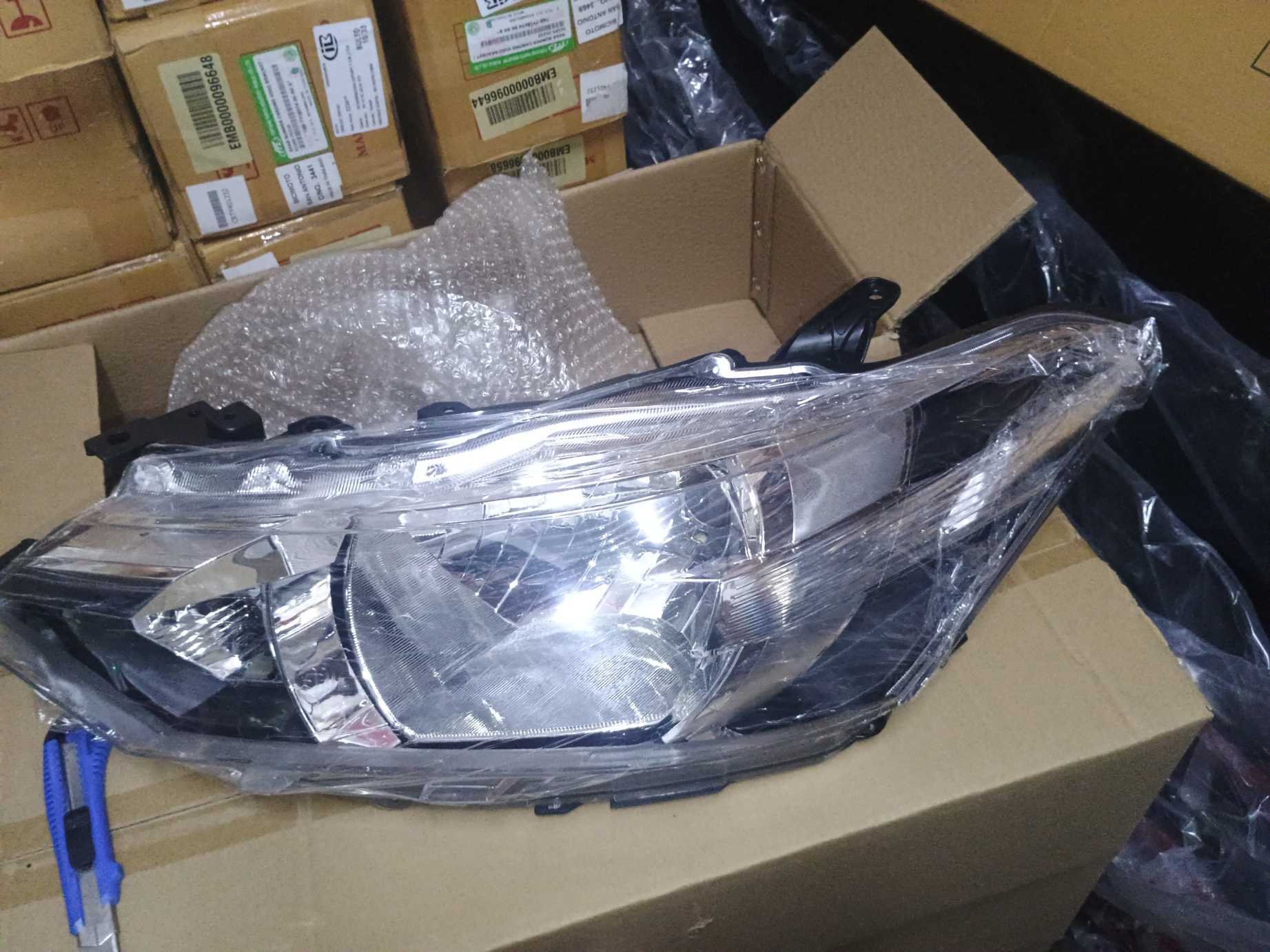 Optico izquierdo toyota yaris 2014 2015 2016 2017