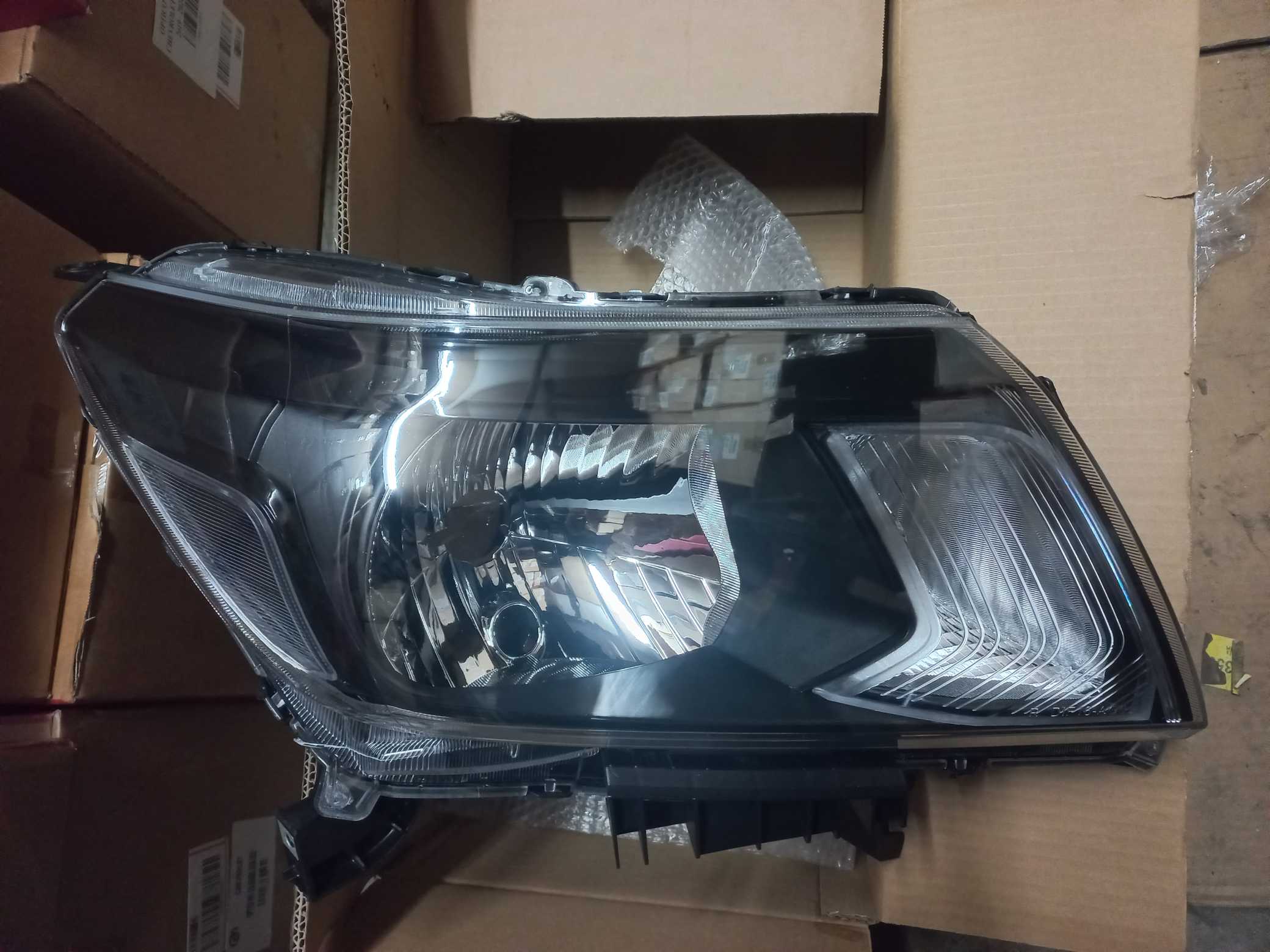 Optico Derecho Nissan Np300 2015-2020