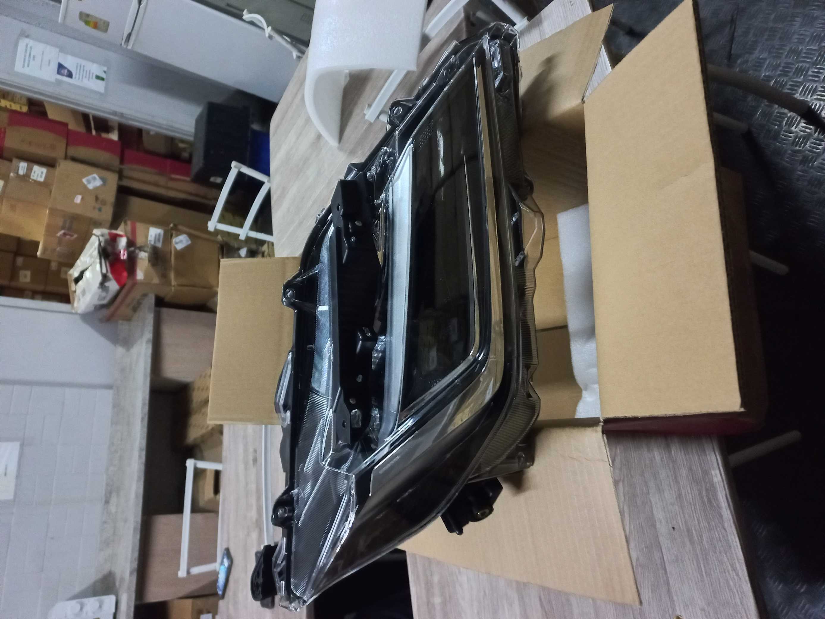 Optico derecho toyota yaris 2023 2024