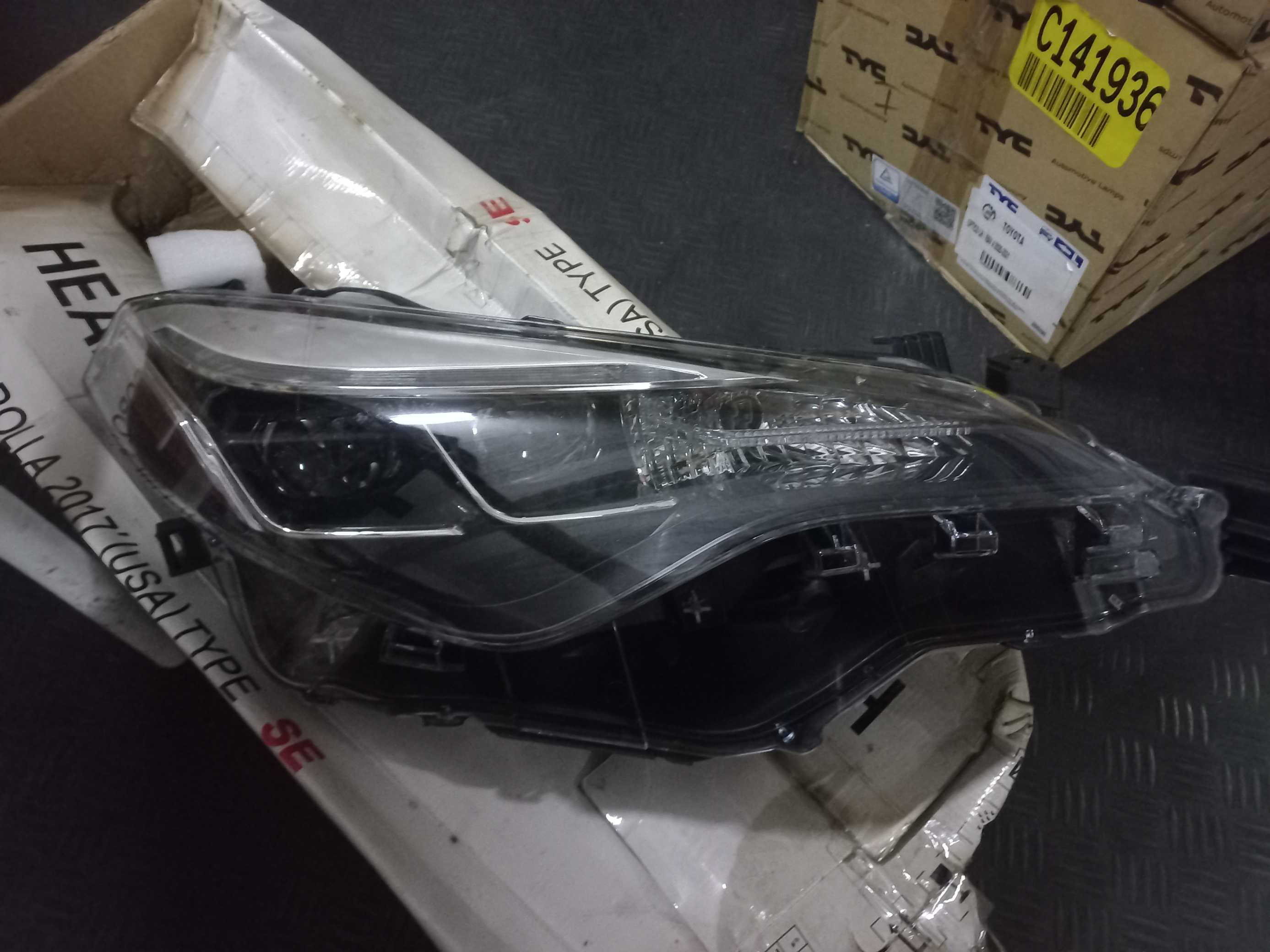 Optico derecho toyota corolla 2019 2020