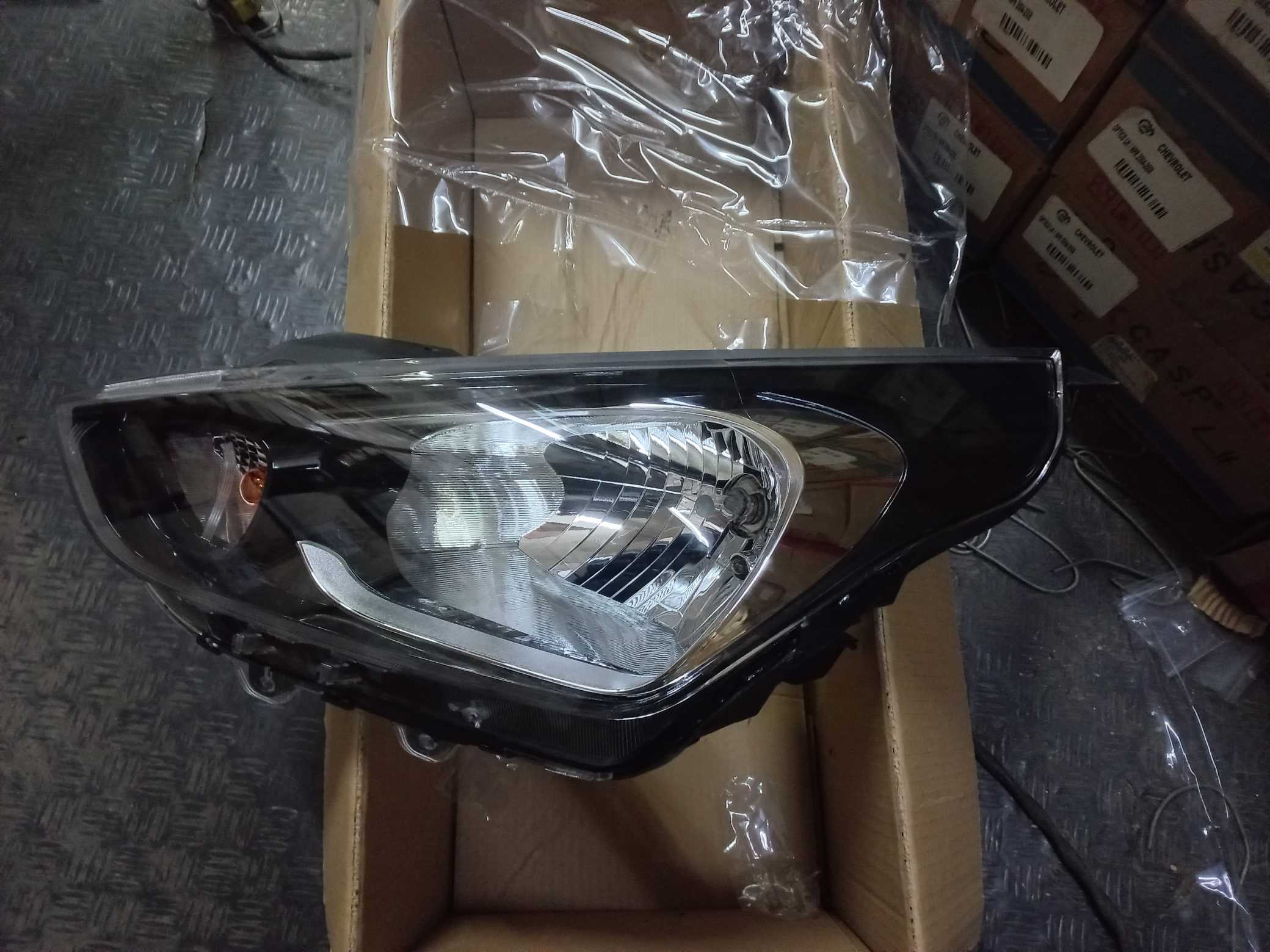 Optico izquierdo hyundai verna 2020 2021 2022 2023