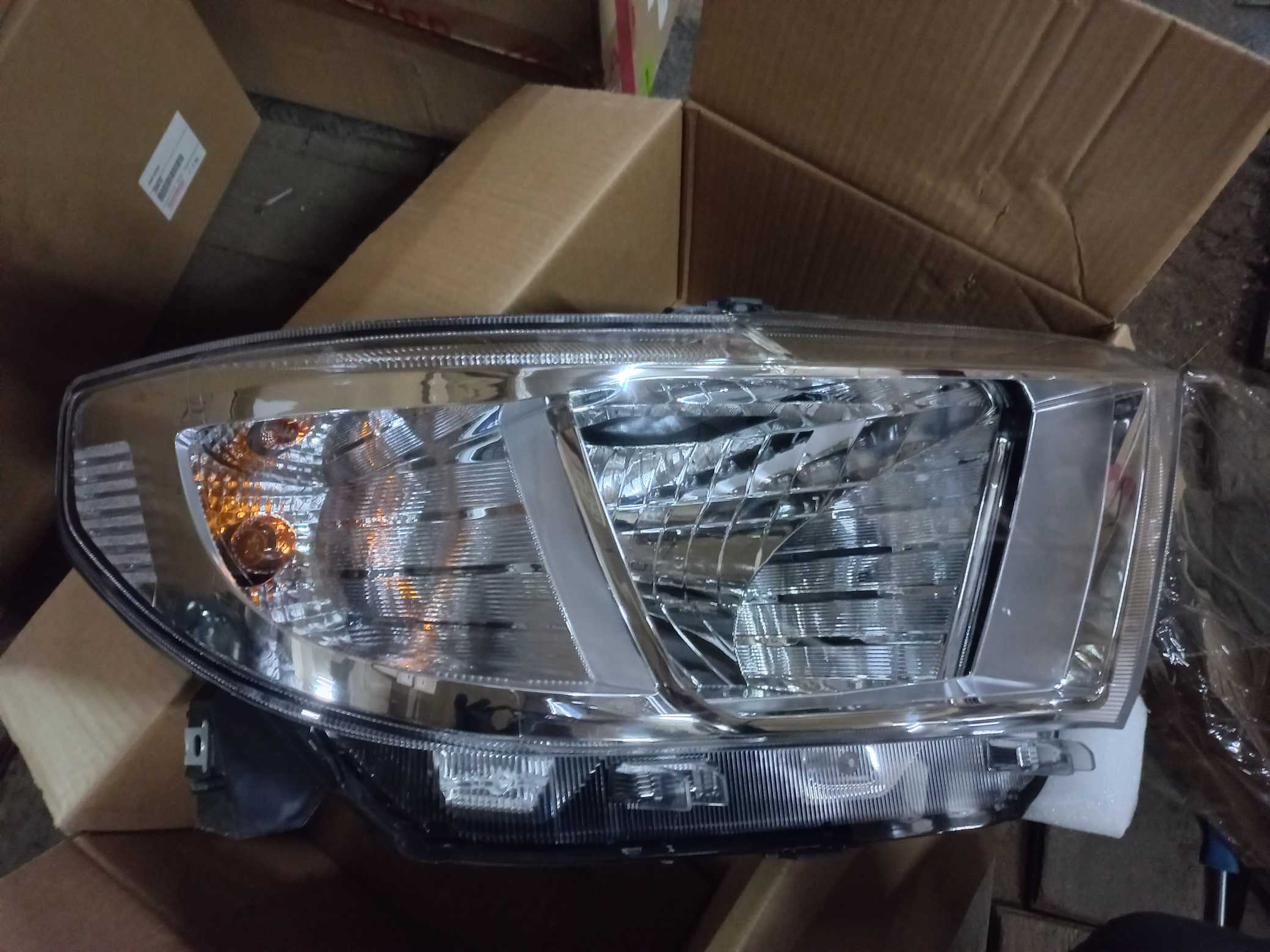 Optico derecho chevrolet n400 2020 2021 2022 2023