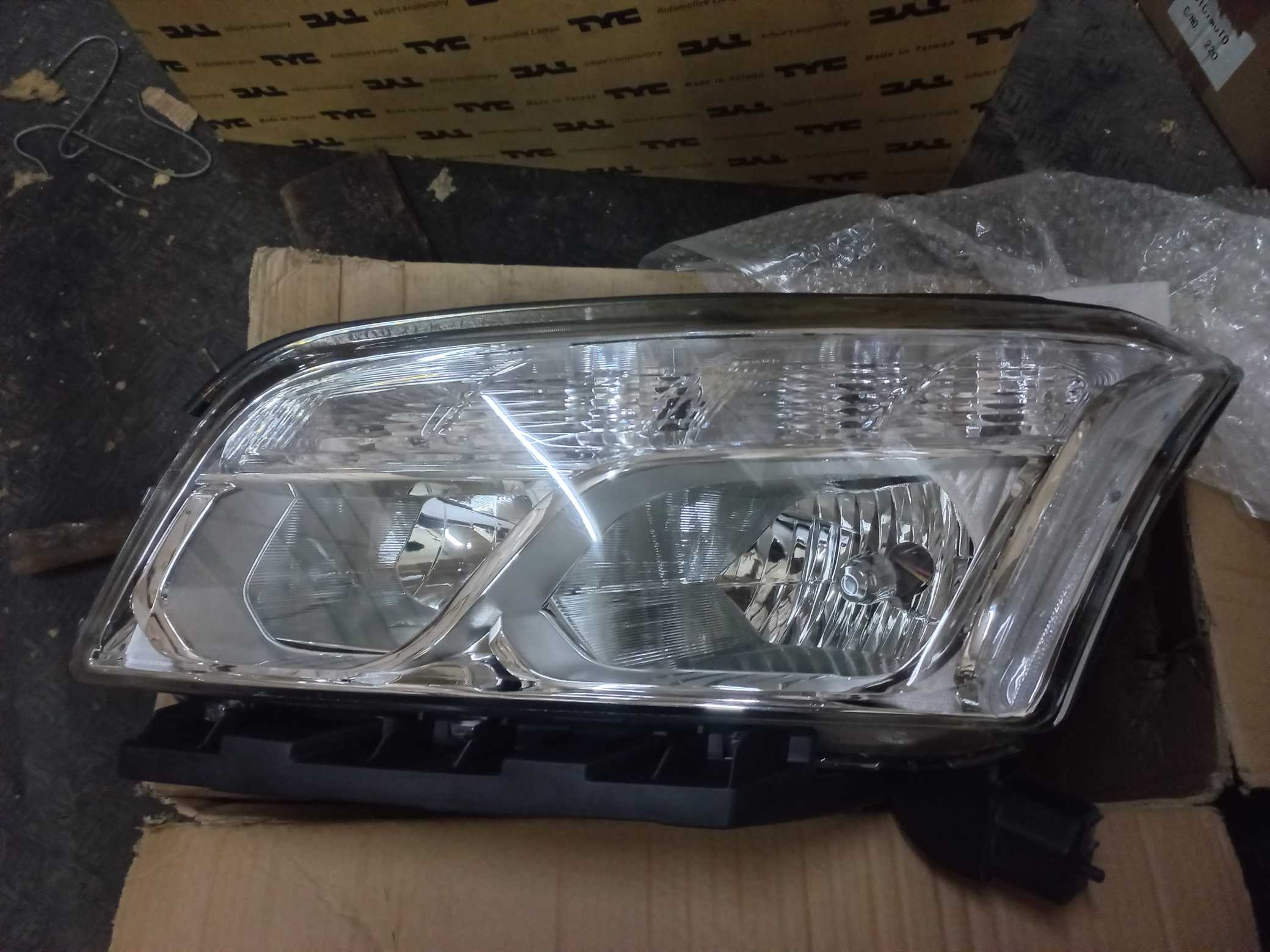 Optico Izquierdo Chevrolet Tracker 2014-2017