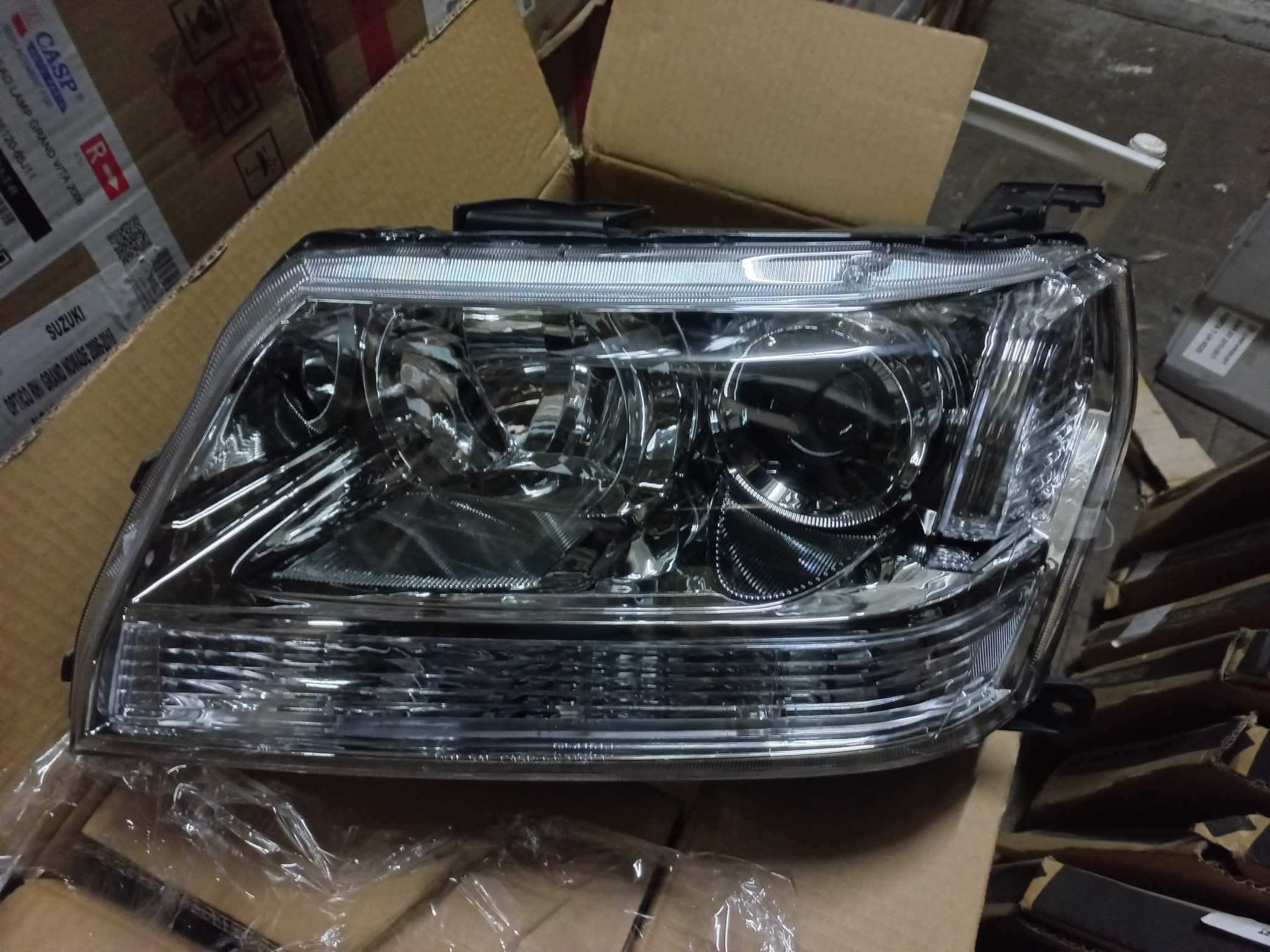 Optico izquierdo suzuki grand nomade 2006 2007 2008 2009 2010 2011 2012 2013 2014 2015 2016 2017 2018