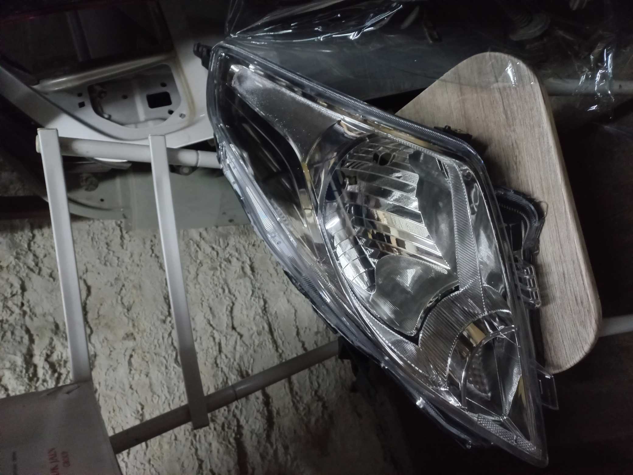 Optico izquierdo suzuki baleno 2016 2017 2018 2019 2020