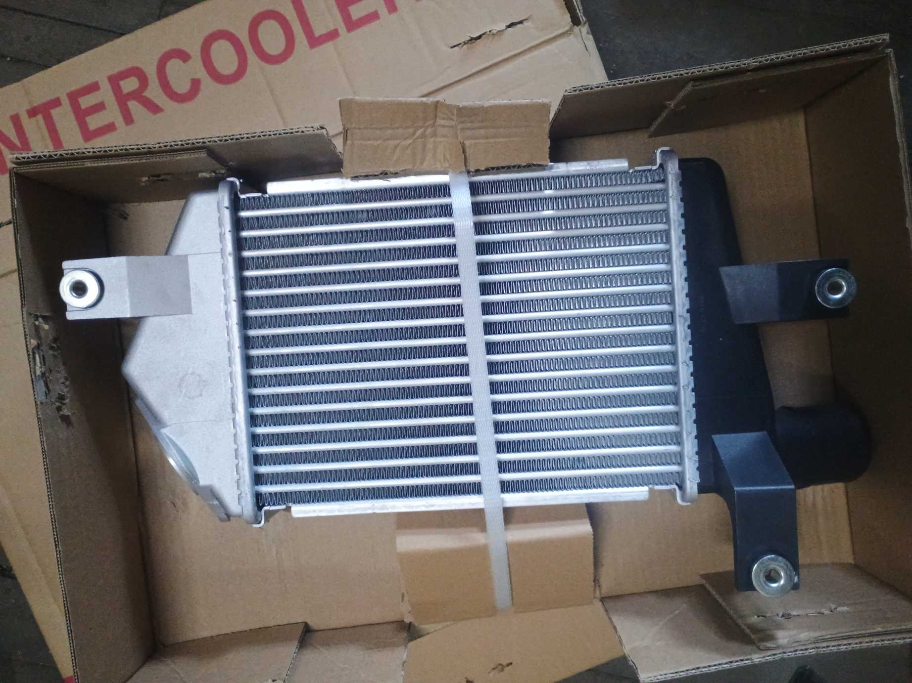 Radiador intercooler mitsubishi l200 2010 2011 2012 2013 2014 2015
