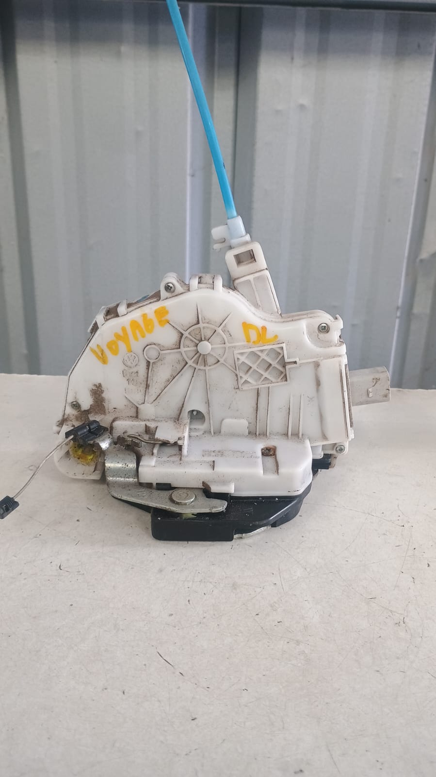 Chapa puerta delantera derecha volkswagen voyage