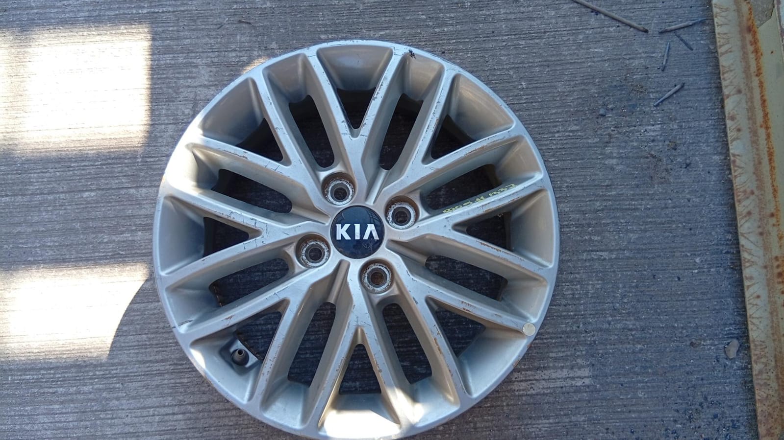Llanta De Aluminio Kia Rio 5 2018