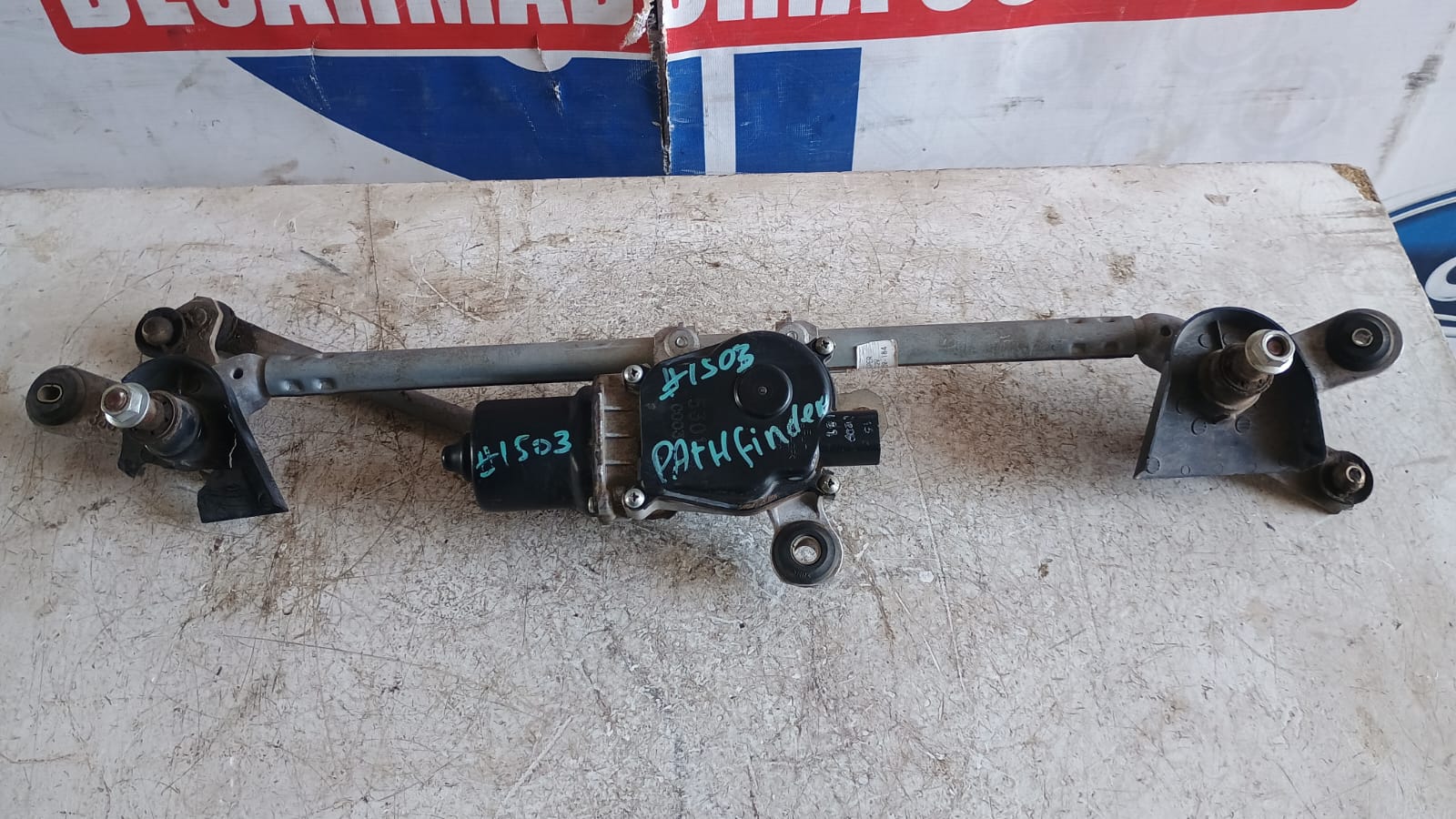Motor limpia luneta nissan pathfinder