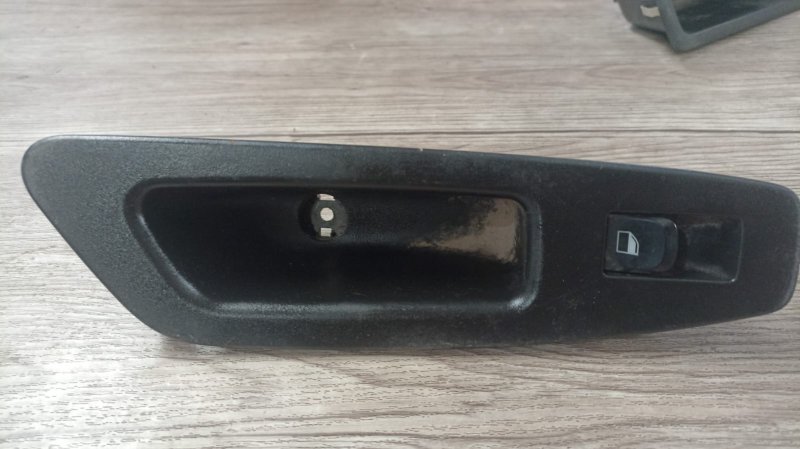 Boton alzavidrio unitario trasero derecho brilliance h220