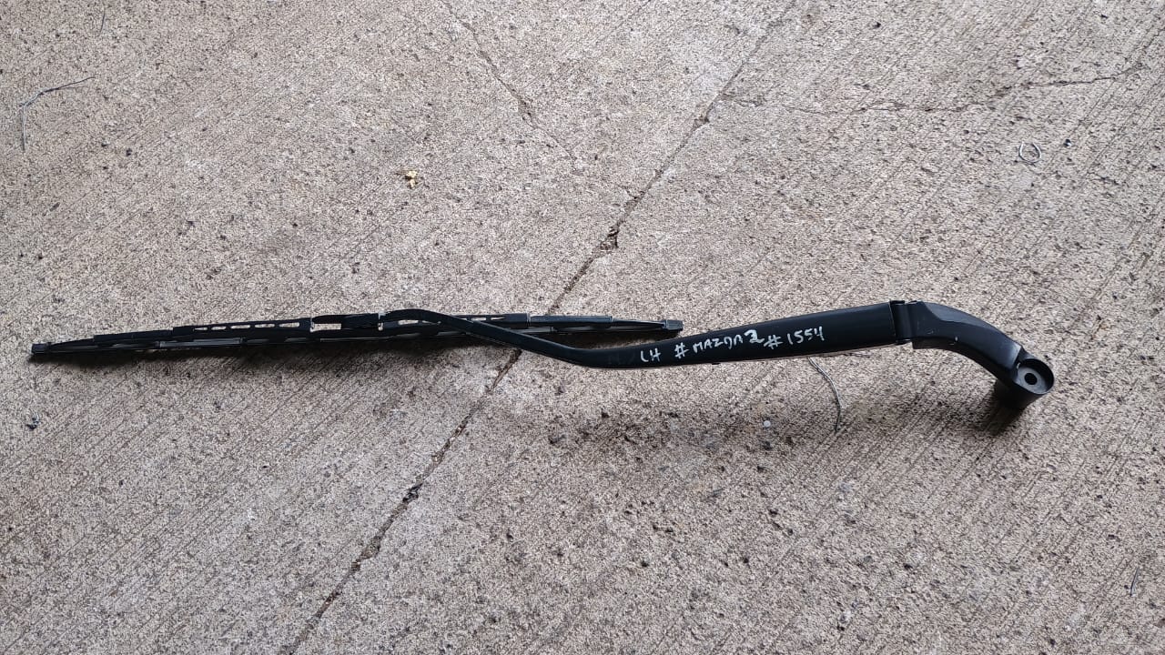 Limpia parabrisa izquierdo (plumillas) mazda 2