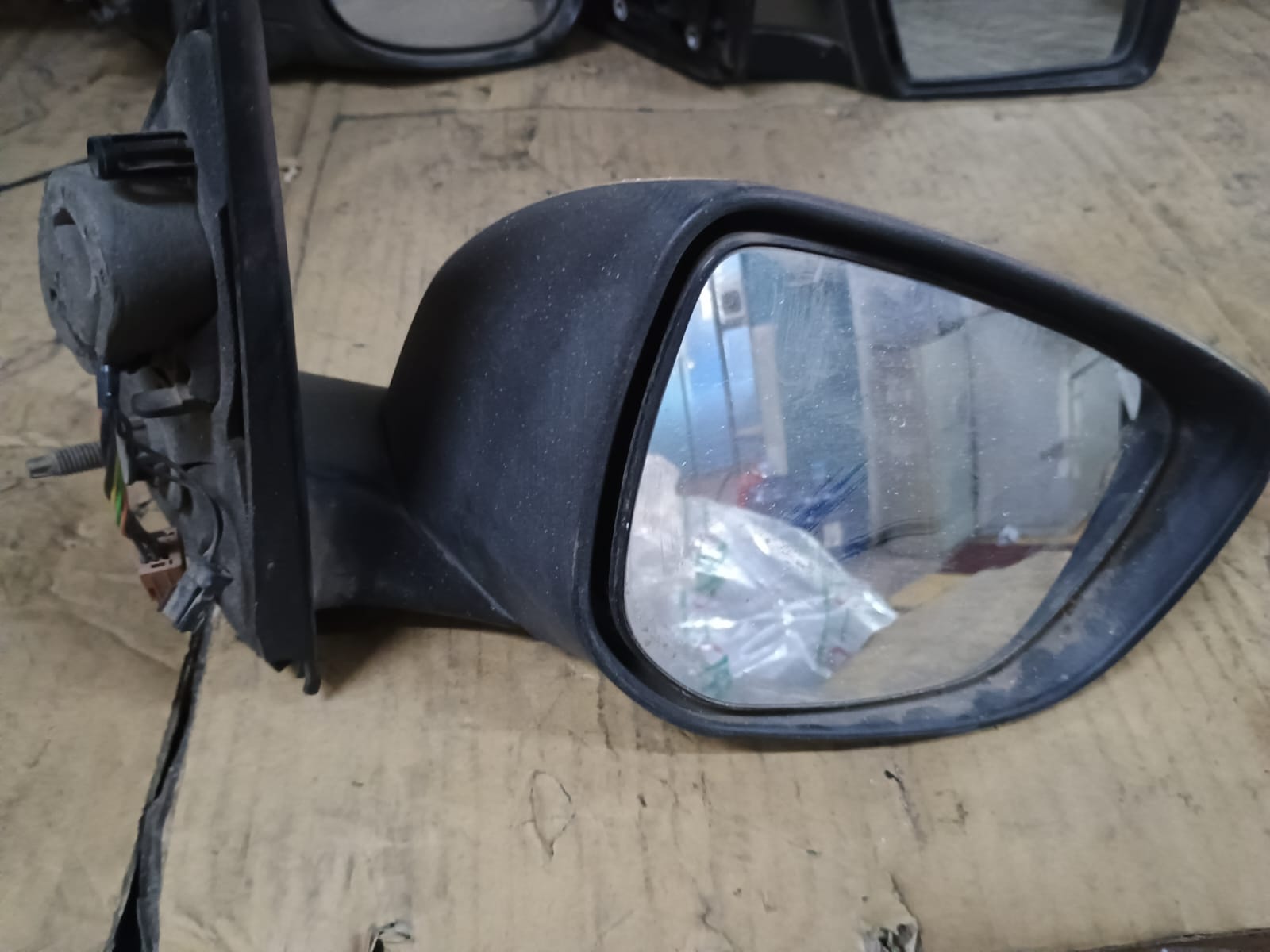 Espejo puerta derecho peugeot 301