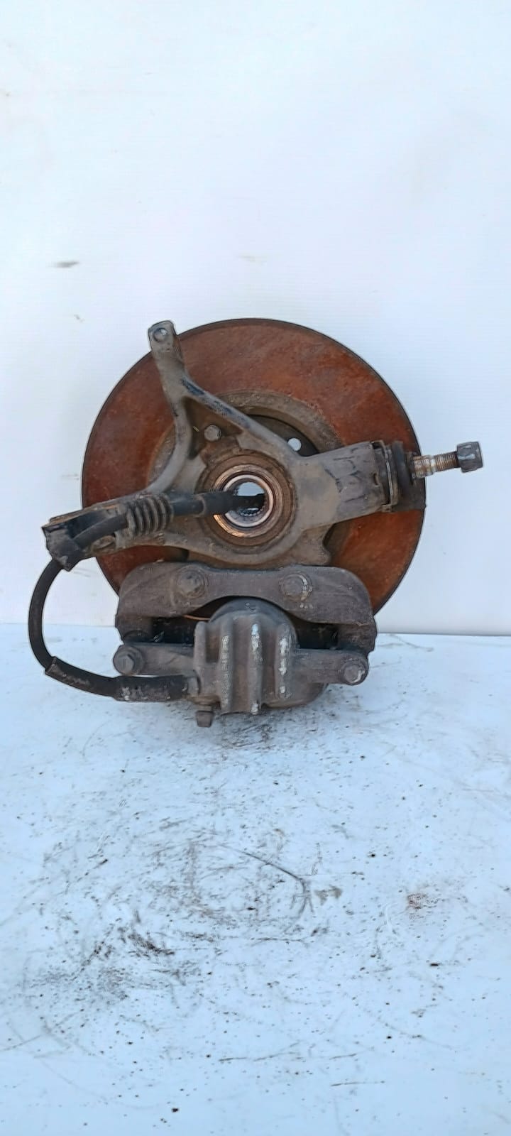 Muñon Delantero Derecho Peugeot 3008 2013
