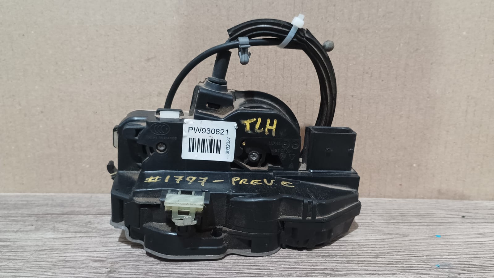 Chapa puerta trasera izquierda proton preve