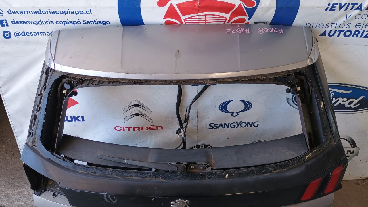 Tapa maleta / portalon peugeot 3008
