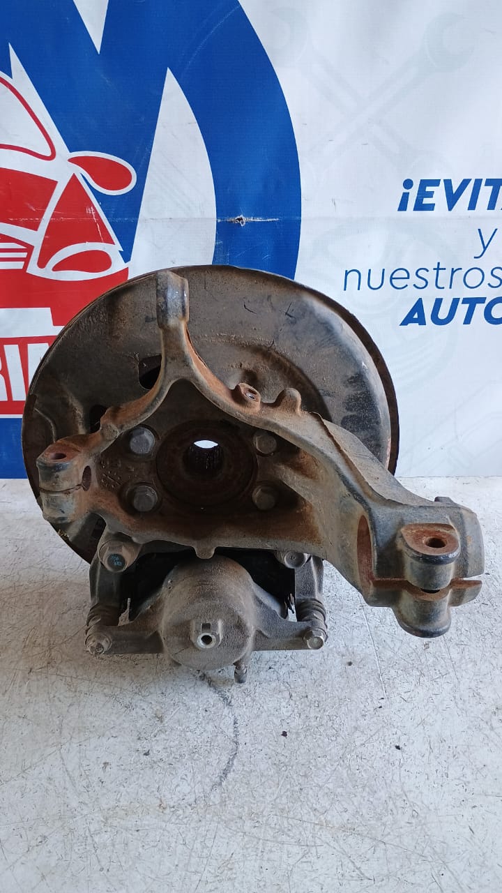 Muñon Delantero Izquierdo Nissan Qashqai 2015