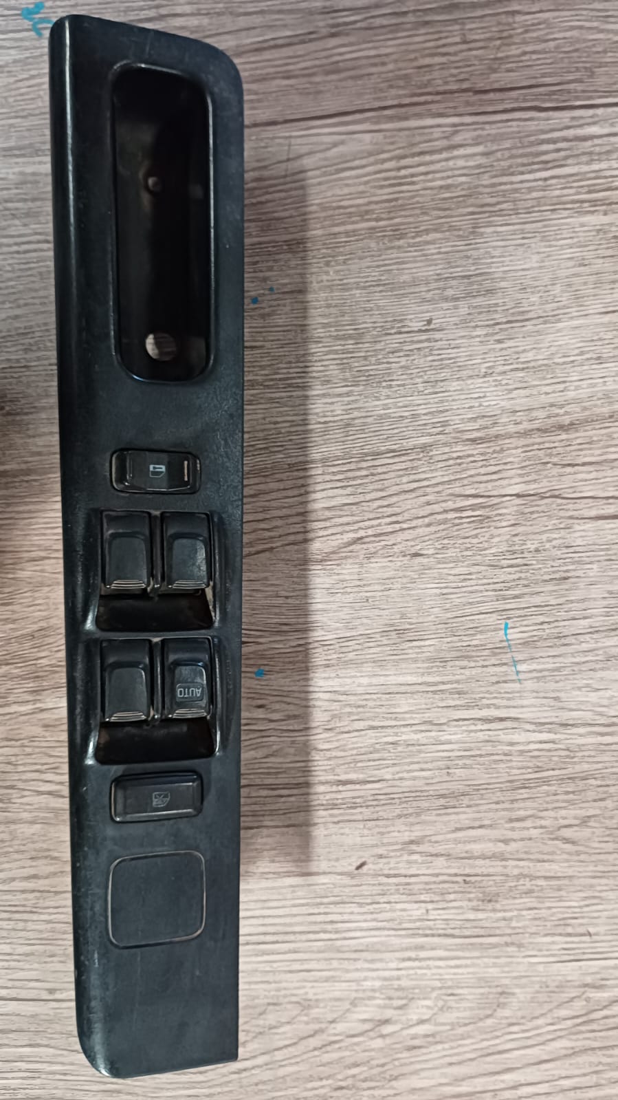 Botonera alzavidrio delantera izquierda principal kia rio