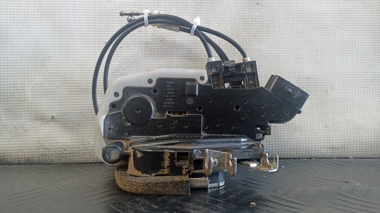 Chapa Puerta Delantera Derecha Nissan Np300 2018