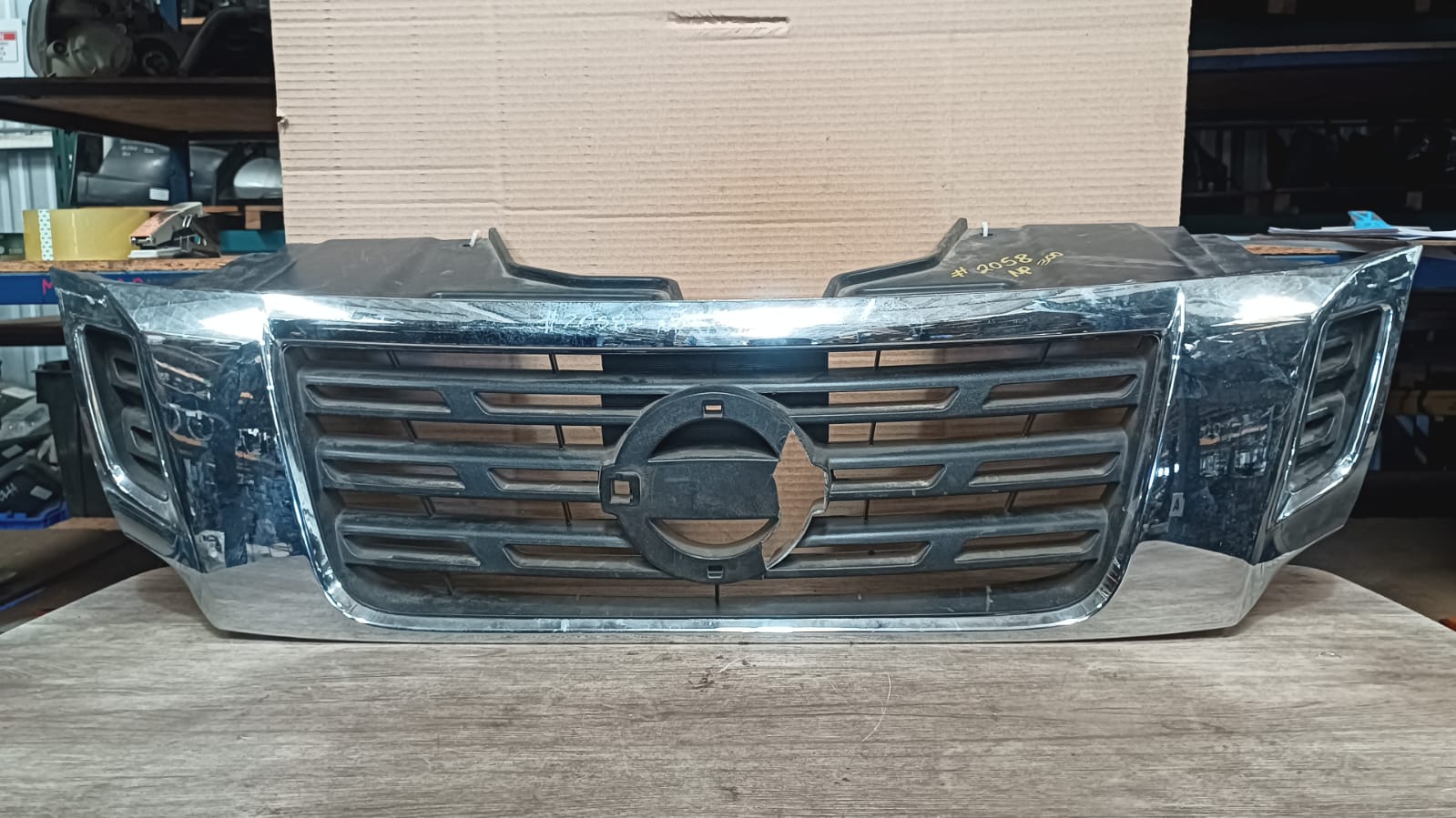 Mascara nissan np300