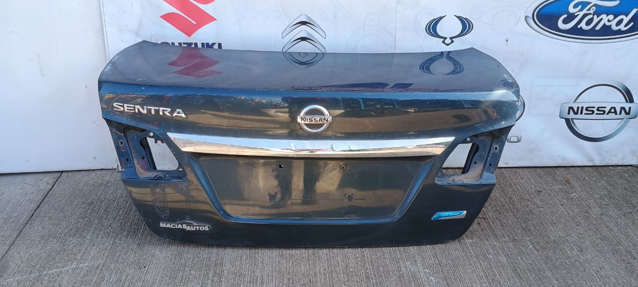 Tapa maleta / portalon nissan sentra