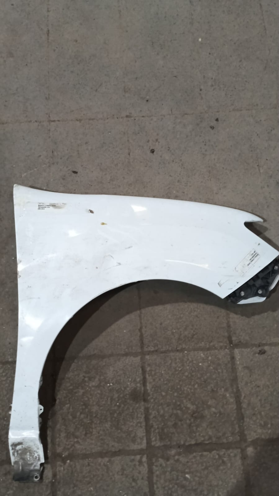 Tapabarro derecho renault symbol