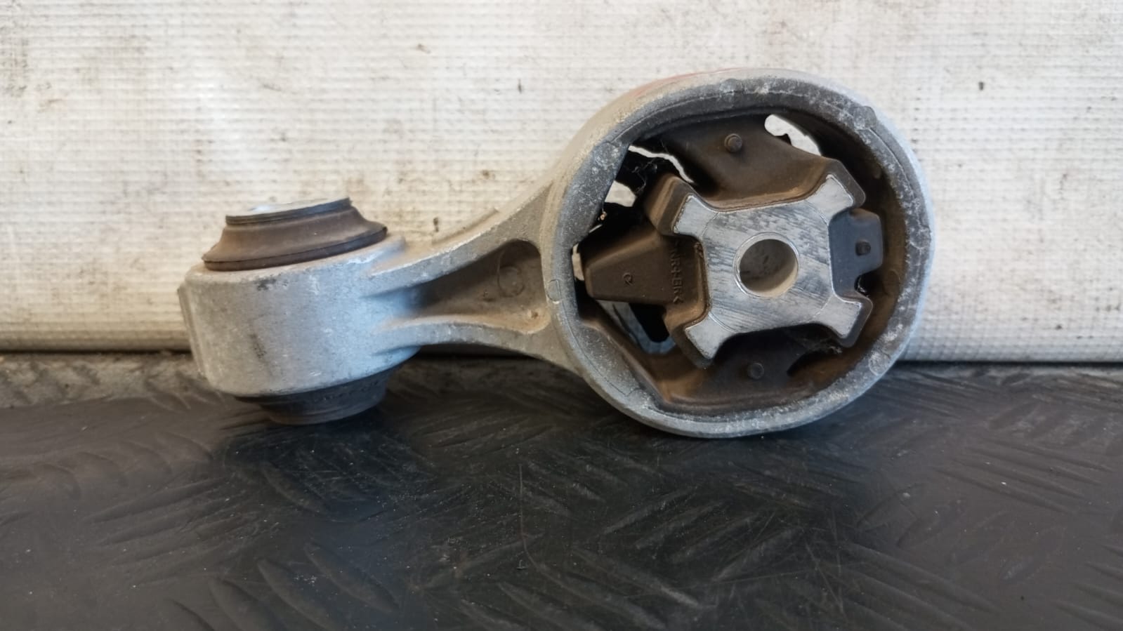 Soporte De Motor Central Trasero Nissan X-Trail 2020