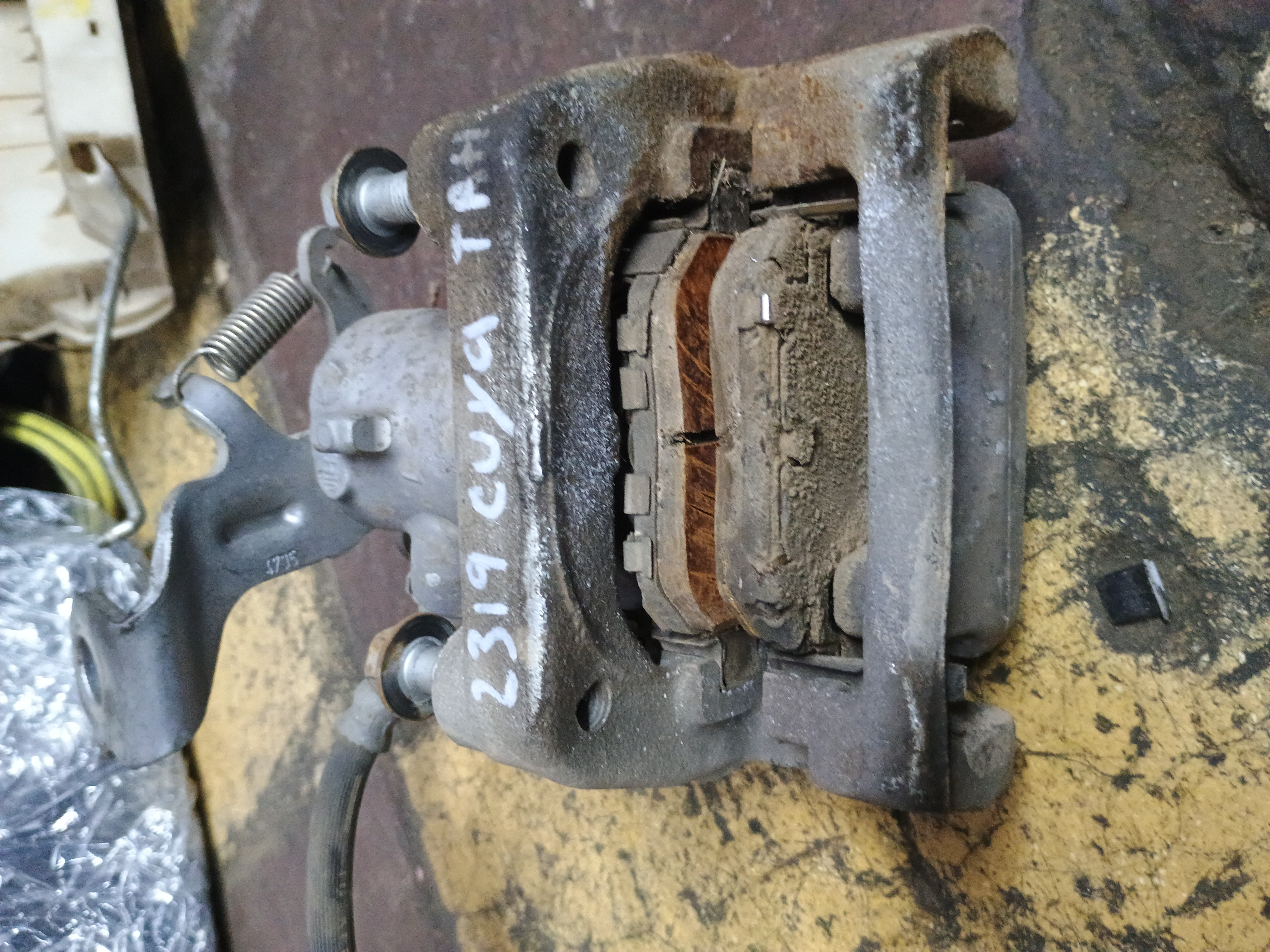 Caliper Trasero Derecho Toyota Urban Cruiser 2014