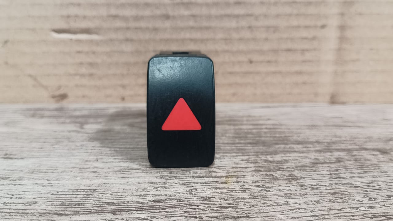 Boton hazard (intermitentes) kia rio 5