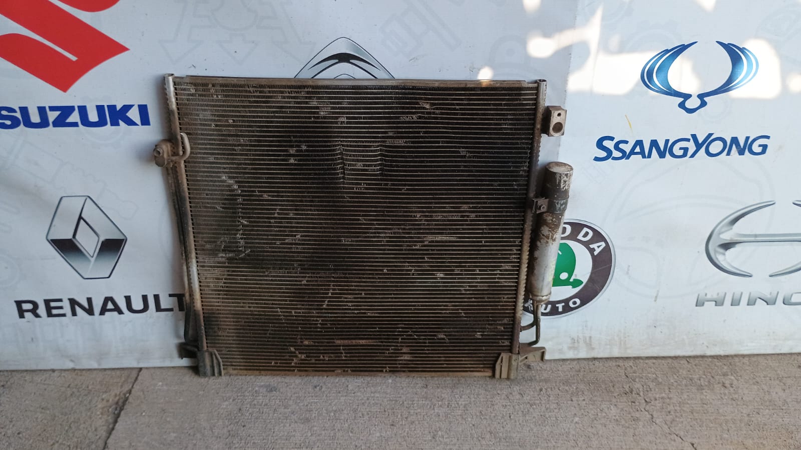 Radiador De Aire Mitsubishi L200 2021