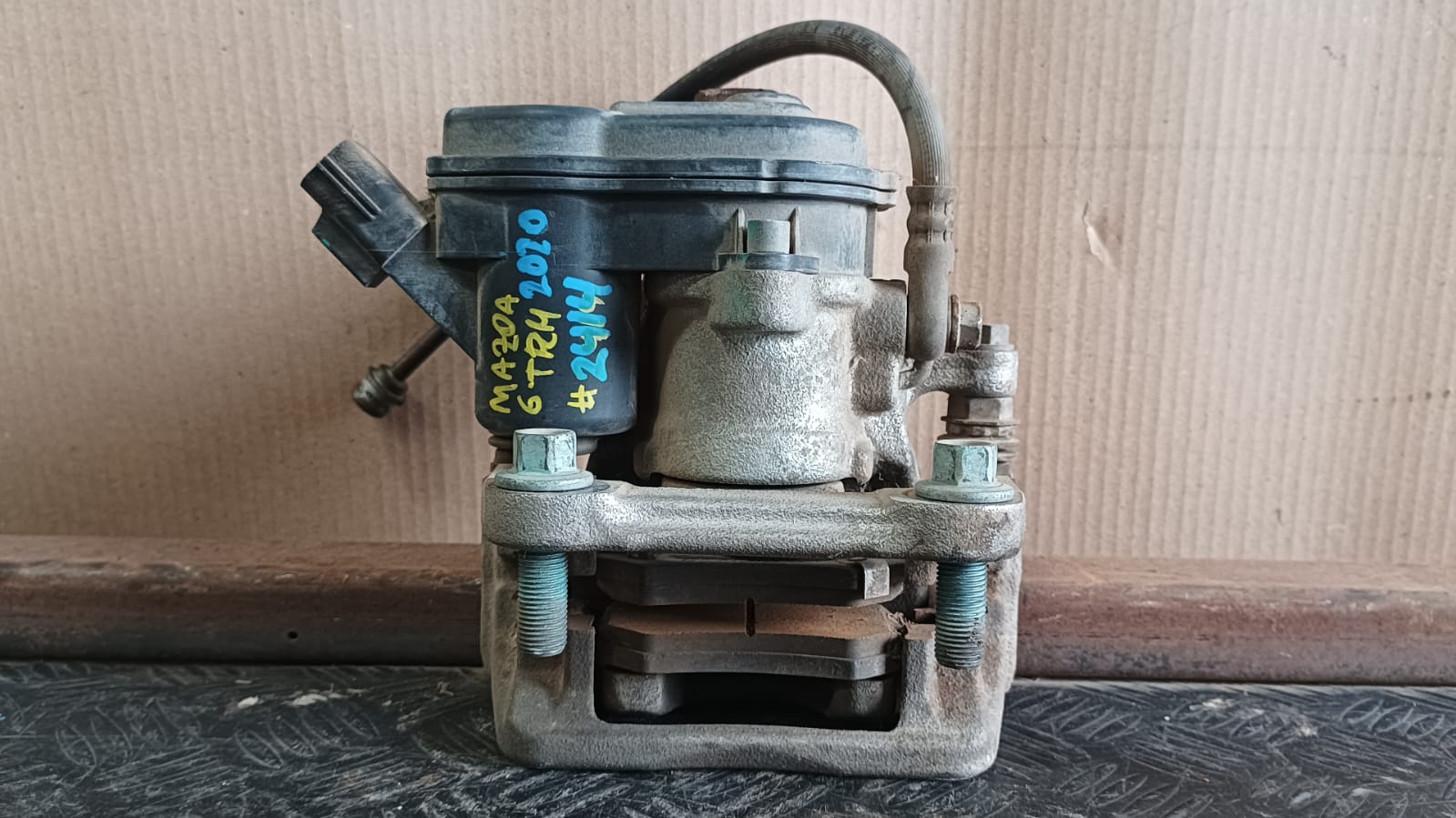 Caliper trasero derecho mazda 6