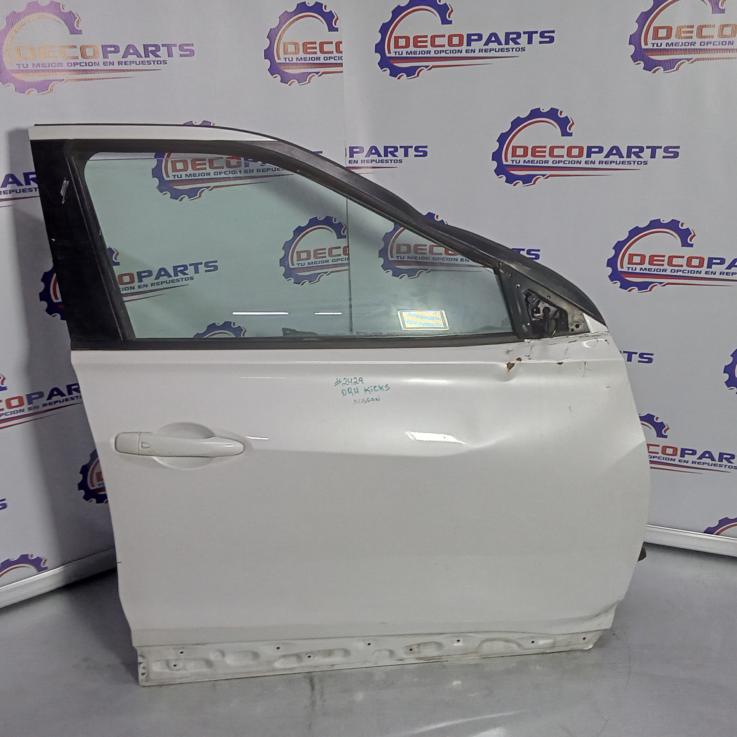 Puerta delantera derecha nissan kicks