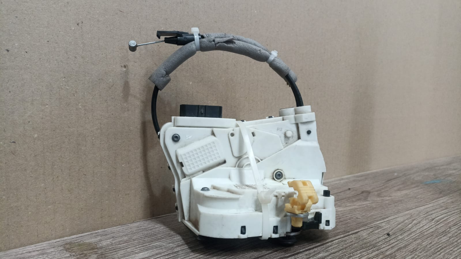 Chapa Puerta Trasera Izquierda Chevrolet Captiva 2021