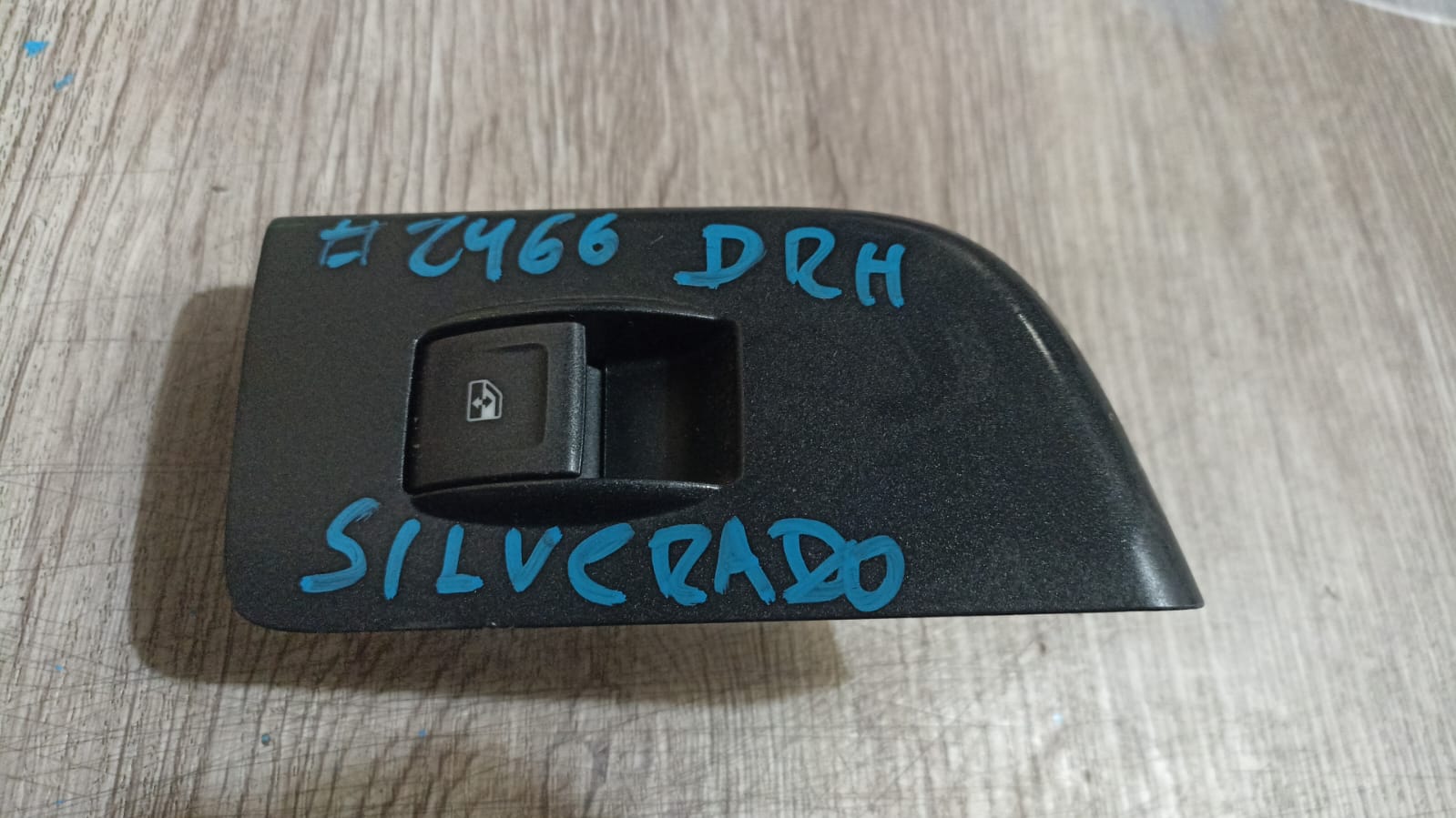 Boton alzavidrio unitario delantero derecho chevrolet silverado