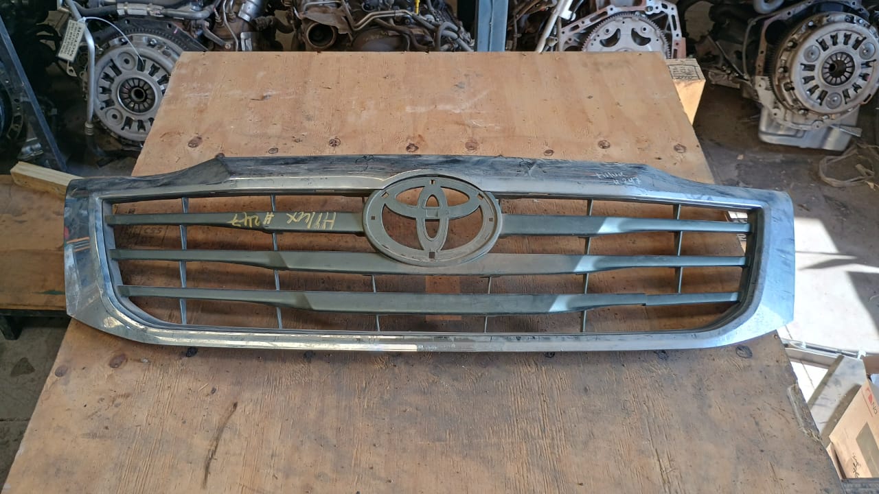 Mascara toyota hilux