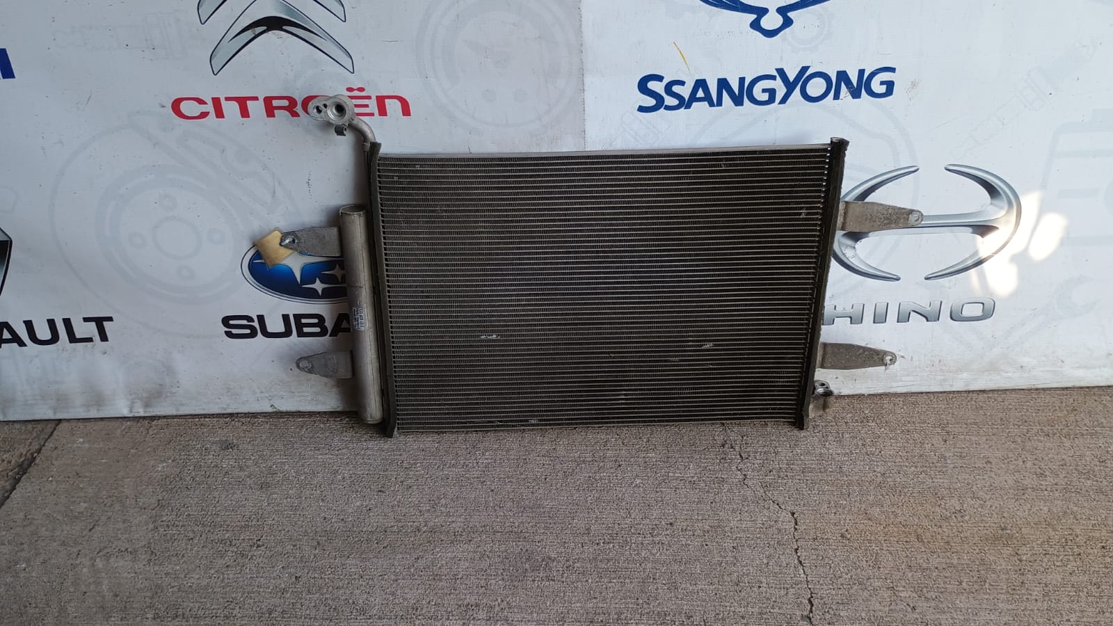 Radiador de aire volkswagen saveiro