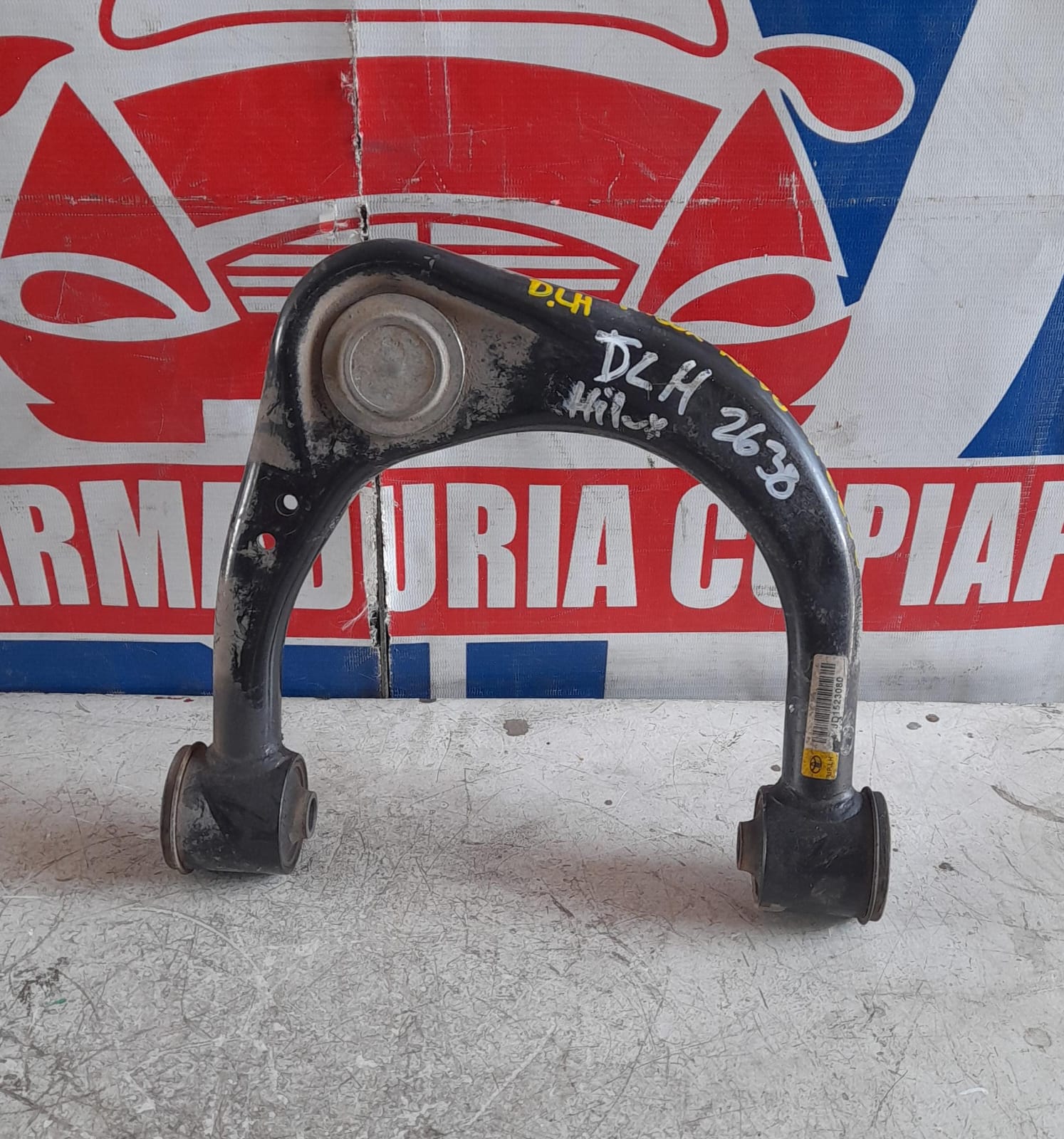 Bandeja delantera izquierda superior toyota hilux