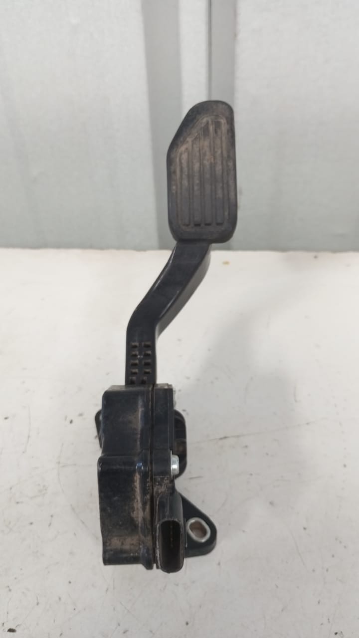 Pedal de aceleracion toyota yaris