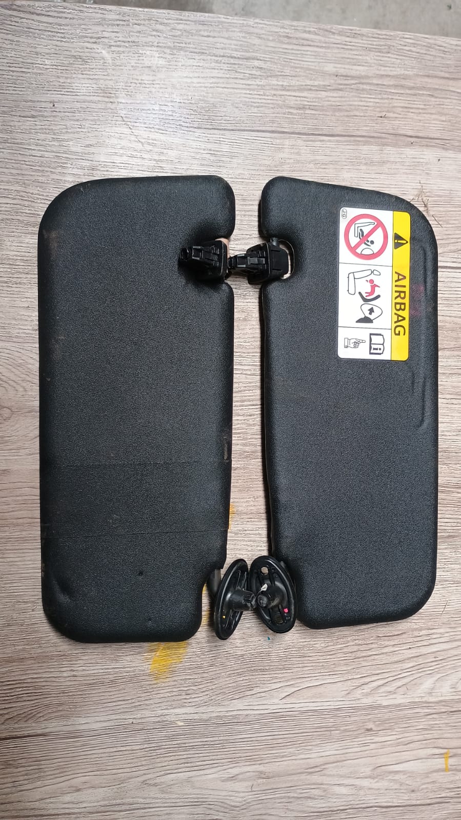 Visera (sombrilla - parasol) izquierda toyota yaris