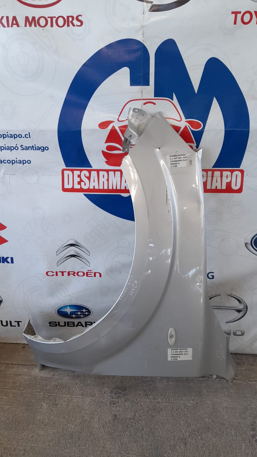 Tapabarro izquierdo nissan navara