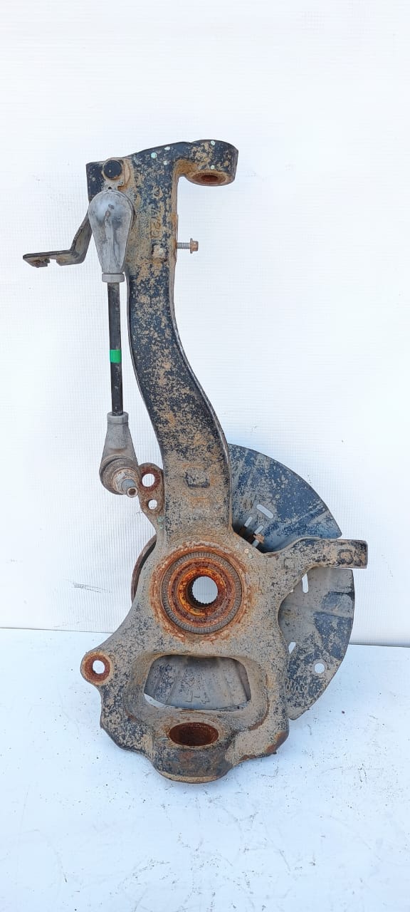 Muñon delantero izquierdo mazda bt50