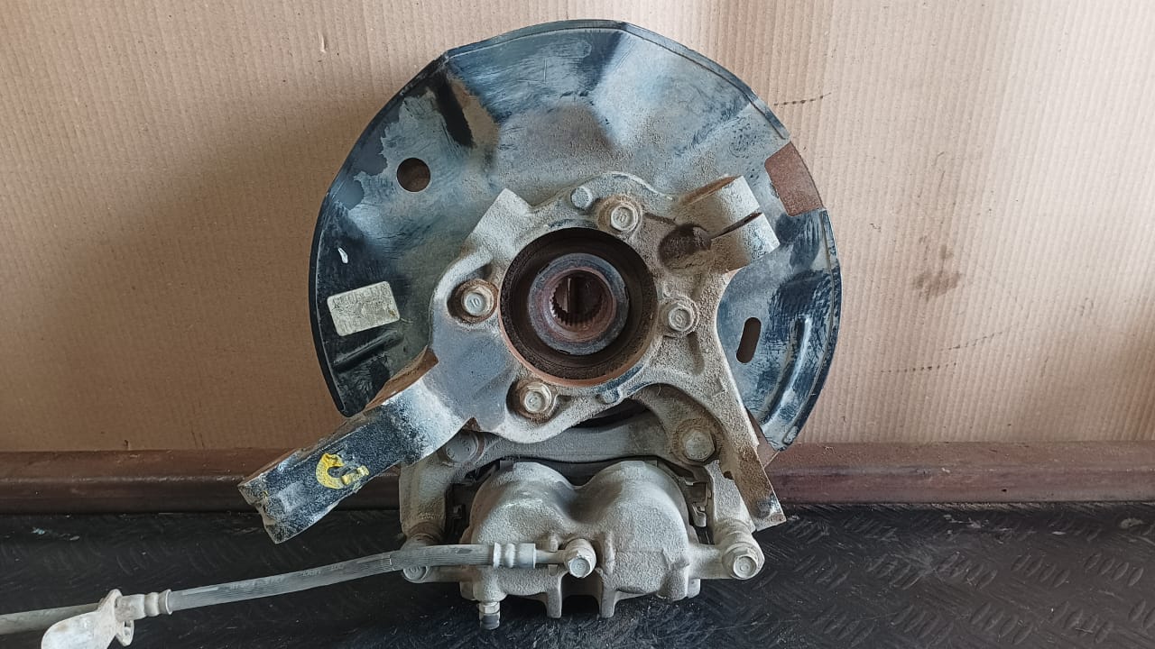 Muñon delantero izquierdo hyundai santa fe