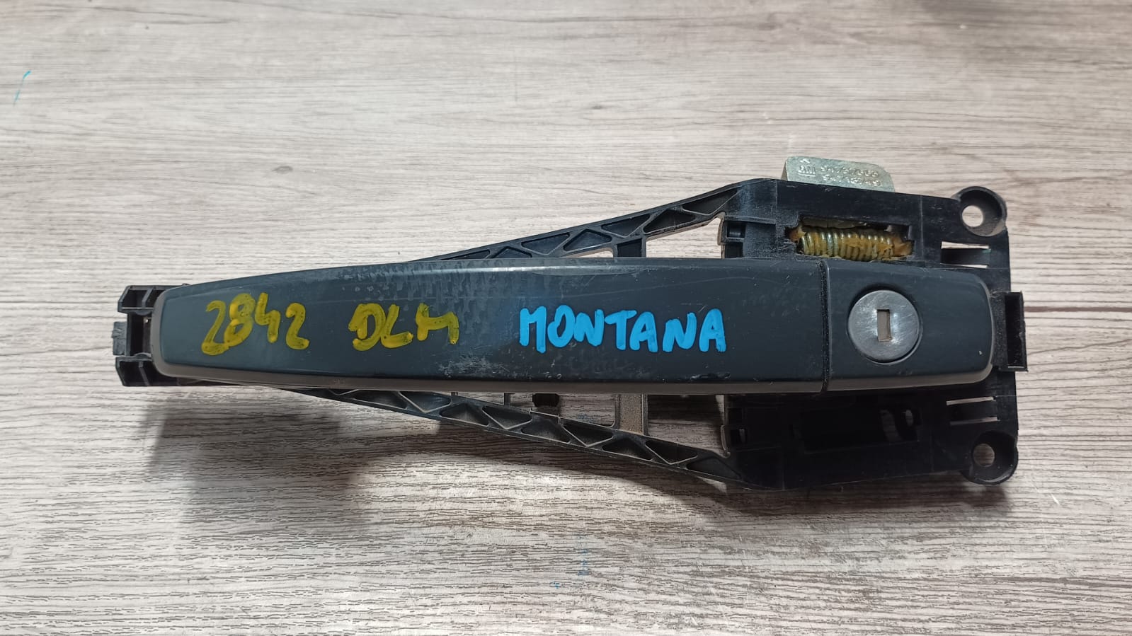 Manilla Exterior Delantero Izquierdo Chevrolet Montana 2017