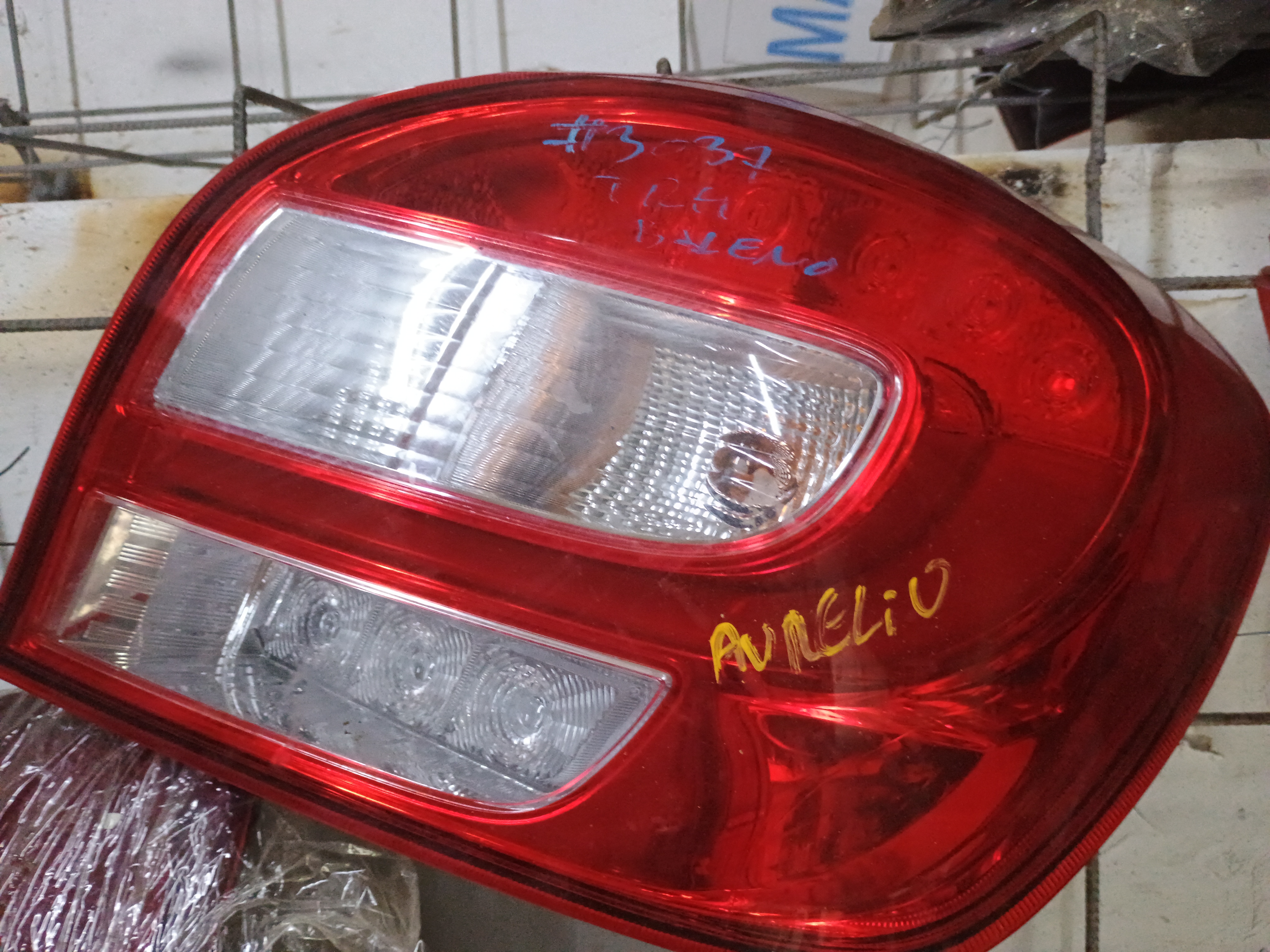 Foco trasero derecho suzuki baleno