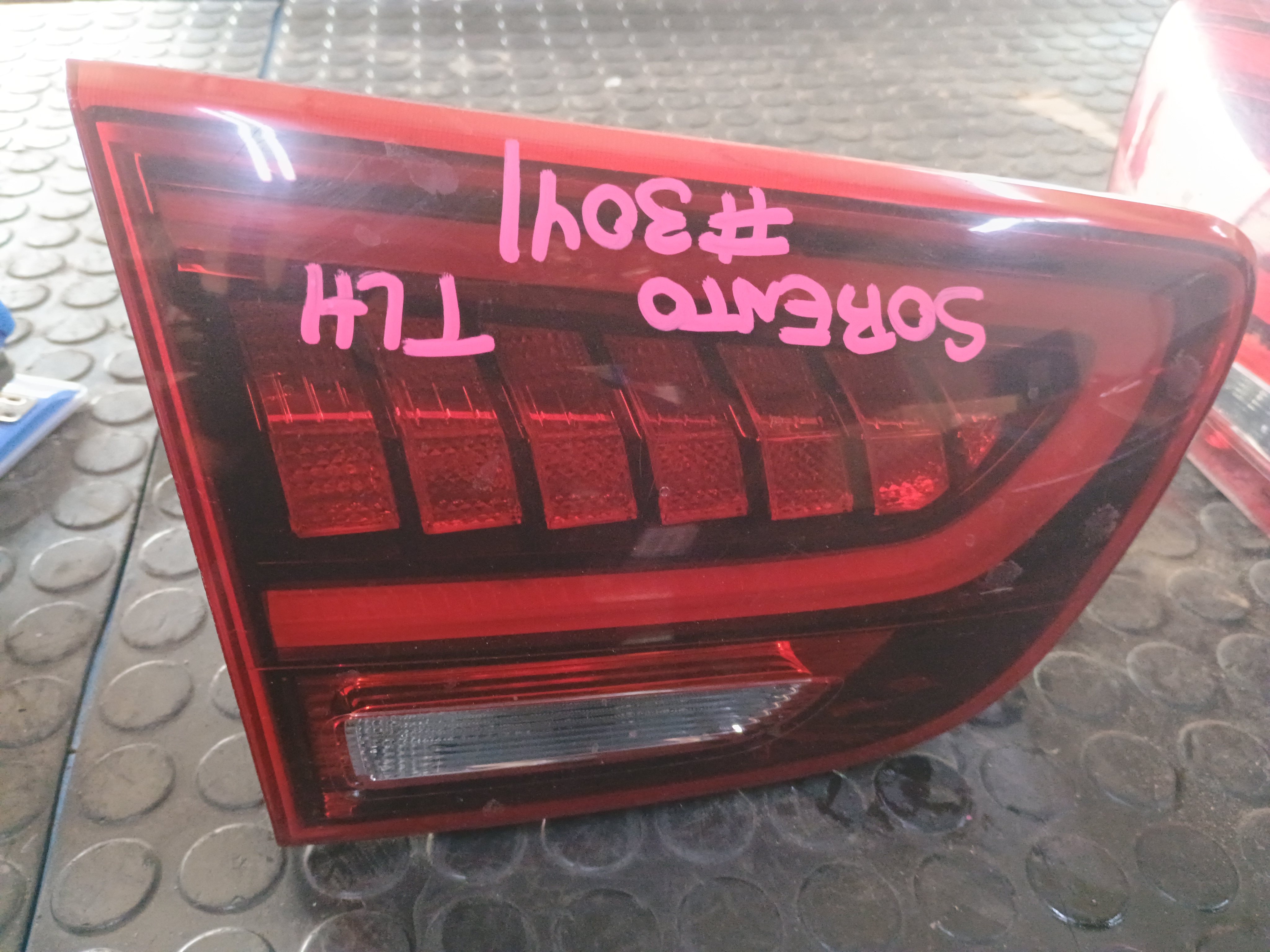 Foco maleta / portalon izquierdo kia sorento