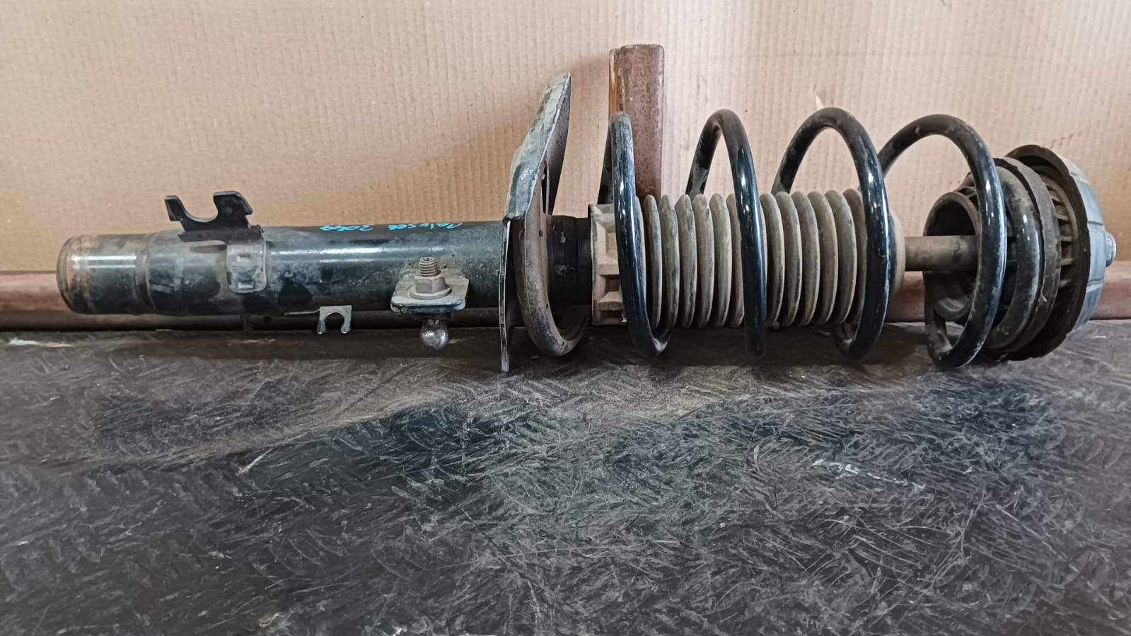 Amortiguador delantero izquierdo citroen celysee